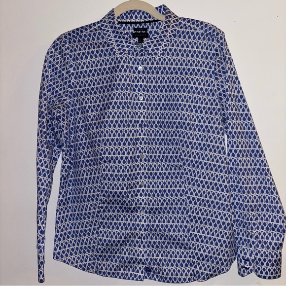 Talbots Blue and White Geometric Non Iron Button Down Shirt Size 8 - Picture 1 of 9